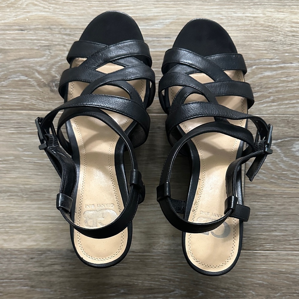 Gianni Bini Black Strappy Wedge Sandals - Picture 2 of 4